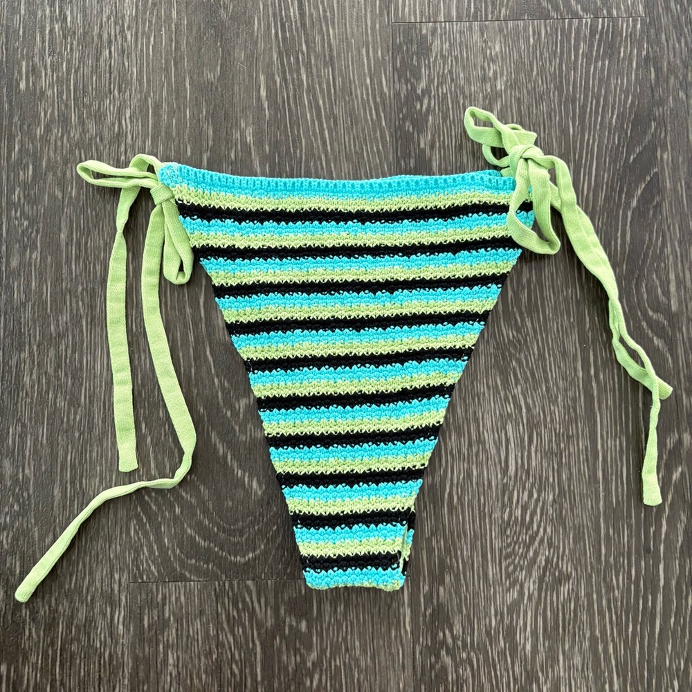 PacSun Green and Blue Black Crochet Bikini Bottom Size Small